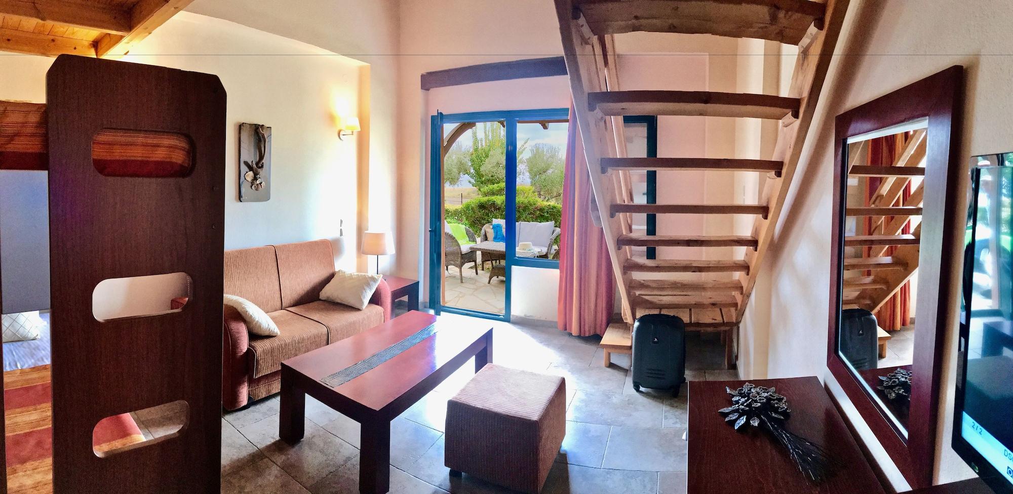 Village Mare 4* Метаморфоси