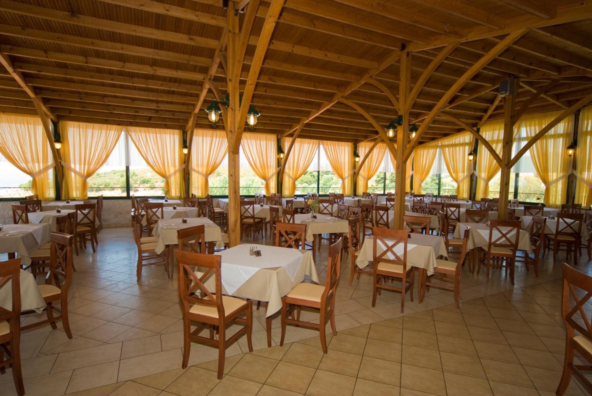 Village Mare 4* Метаморфоси