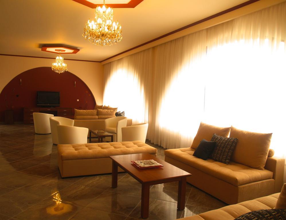Village Mare 4* Метаморфоси