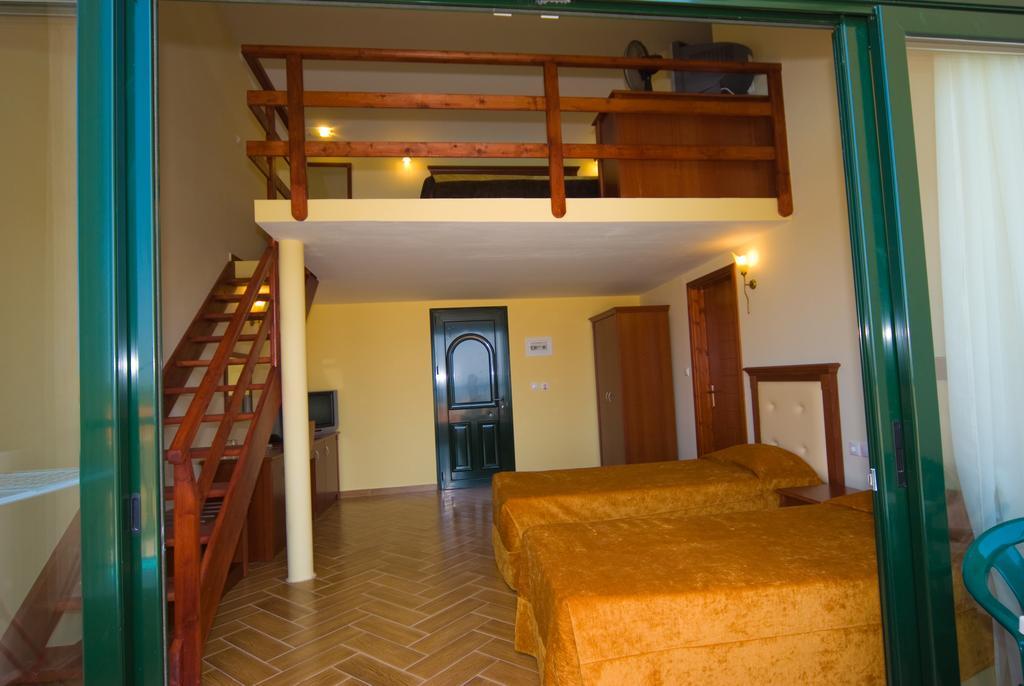 Курортный комплекс Village Mare 4*